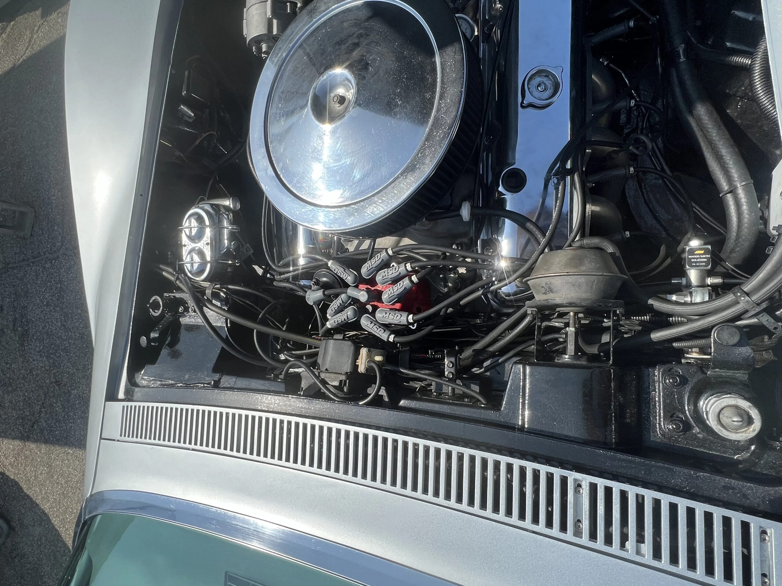 Chevrolet-Corvette-coupe-1968-Silver-Black-9