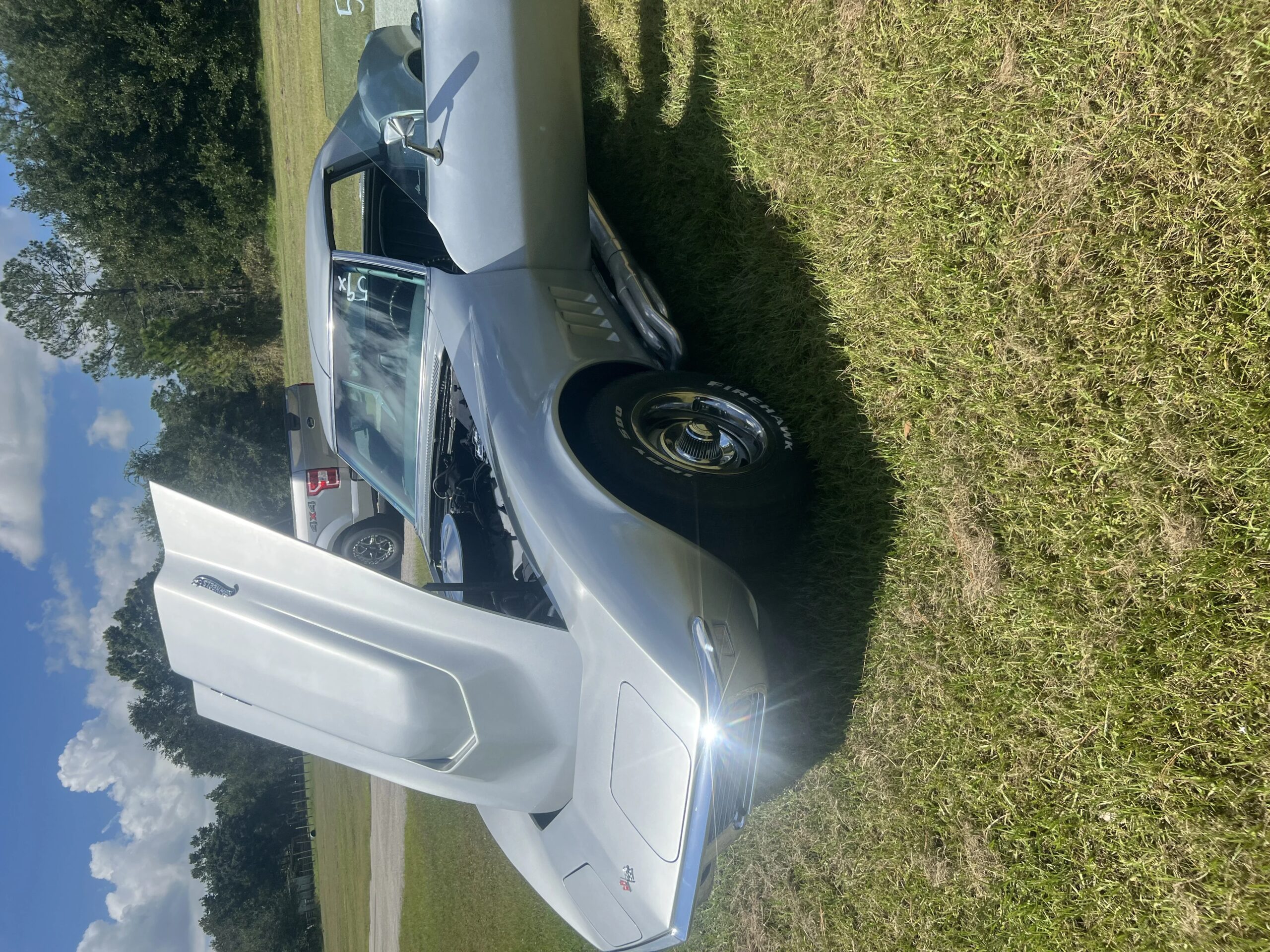 Chevrolet-Corvette-coupe-1968-Silver-Black