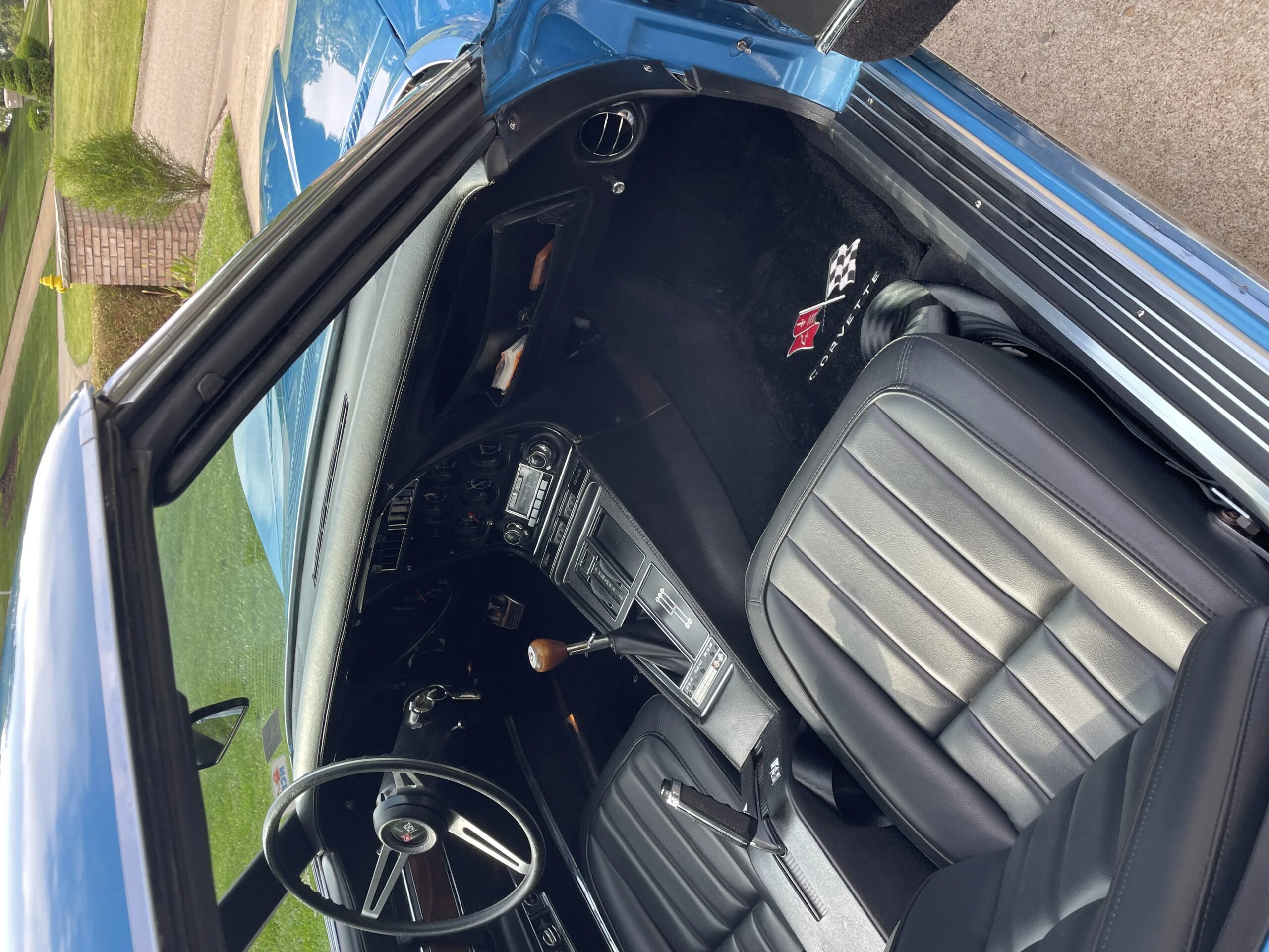 Chevrolet-Corvette-coupe-1970-Blue-Black-10