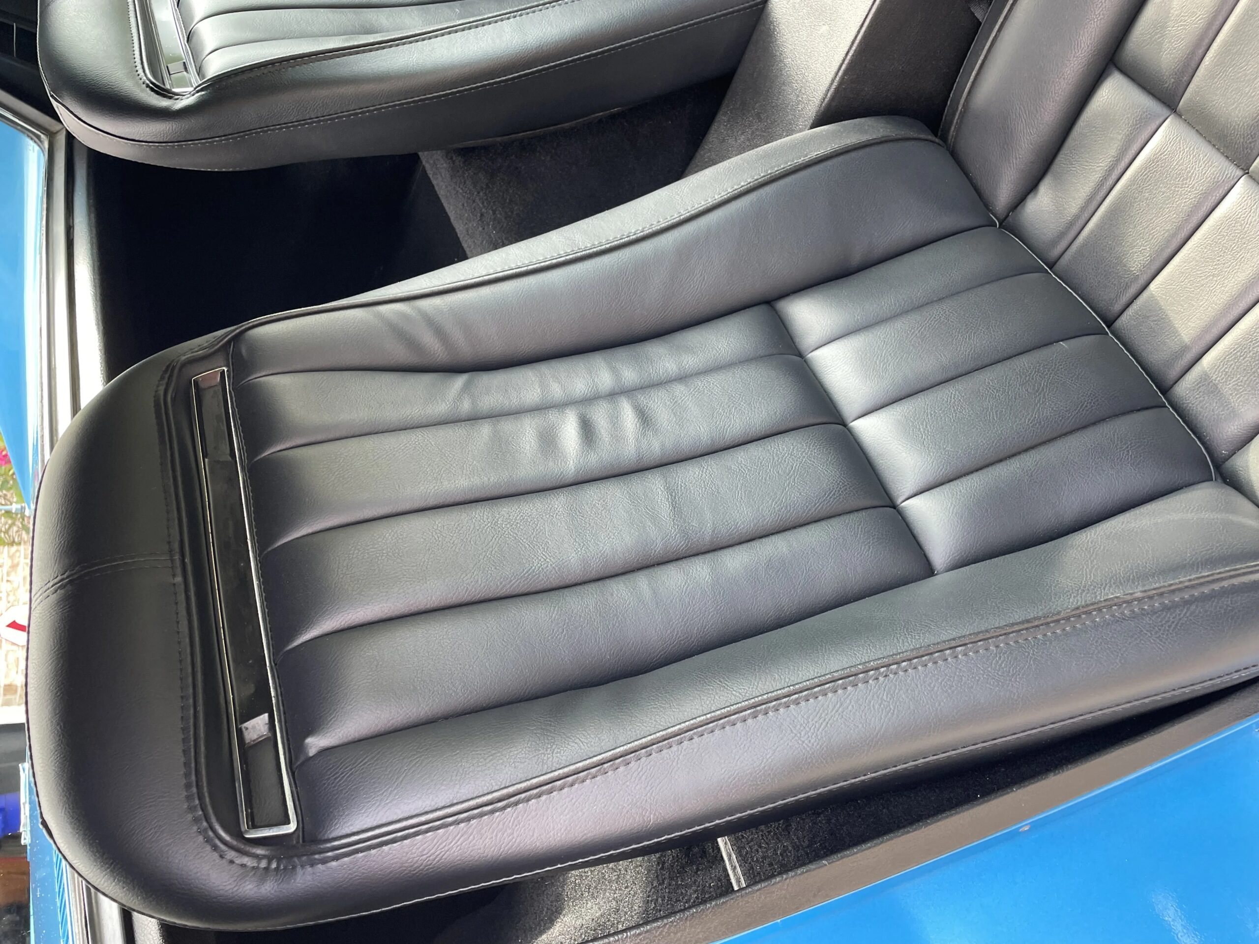 Chevrolet-Corvette-coupe-1970-Blue-Black-12