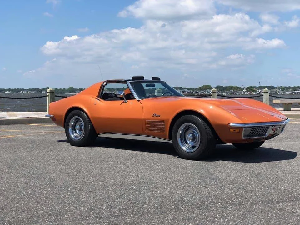 Chevrolet-Corvette-coupe-1971-Orange-Black-4