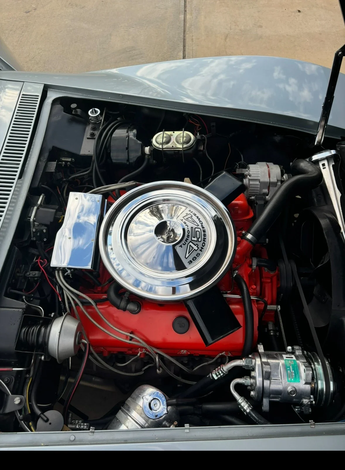 Chevrolet-Corvette-coupe-1971-Silver-Red-1
