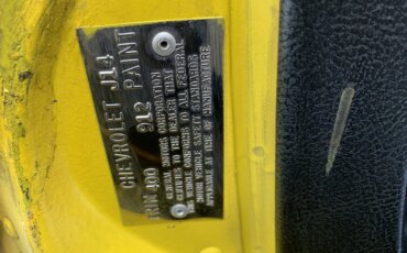 Chevrolet-Corvette-coupe-1971-Yellow-Black-21