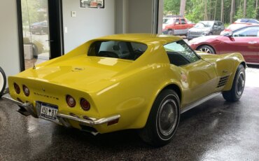 Chevrolet-Corvette-coupe-1971-Yellow-Black-6