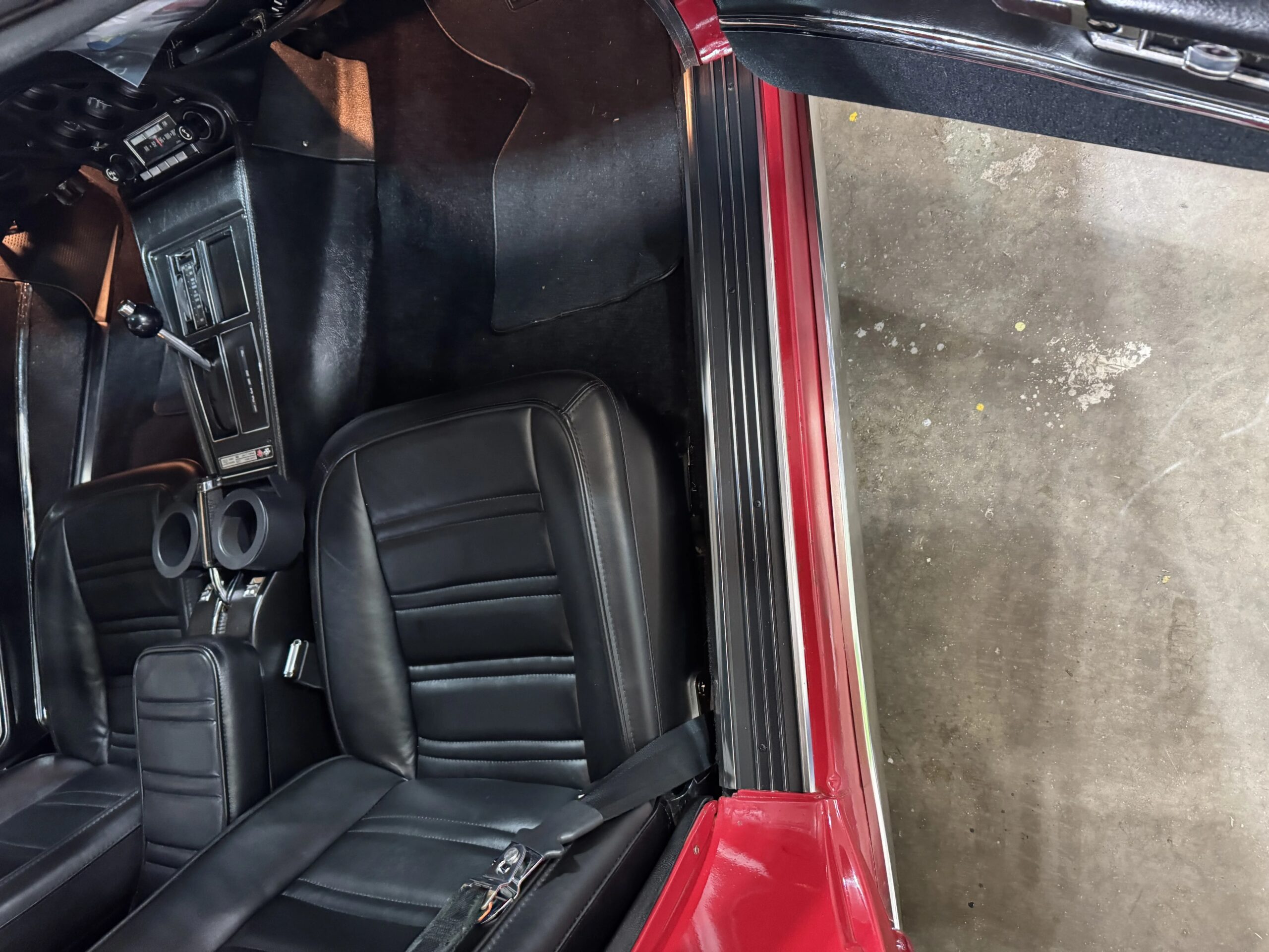Chevrolet-Corvette-coupe-1972-Red-Black-1