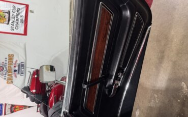 Chevrolet-Corvette-coupe-1972-Red-Black-12