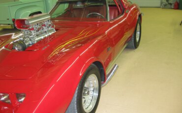 Chevrolet-Corvette-coupe-1972-Red-Red-3