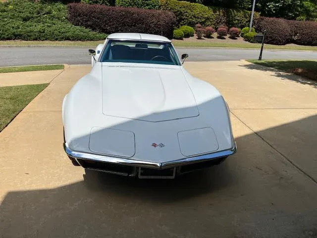 Chevrolet-Corvette-coupe-1972-White-Blue-10