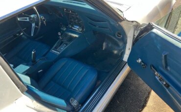 Chevrolet-Corvette-coupe-1972-White-Blue-13