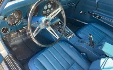 Chevrolet-Corvette-coupe-1972-White-Blue-14