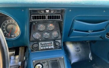 Chevrolet-Corvette-coupe-1972-White-Blue-5