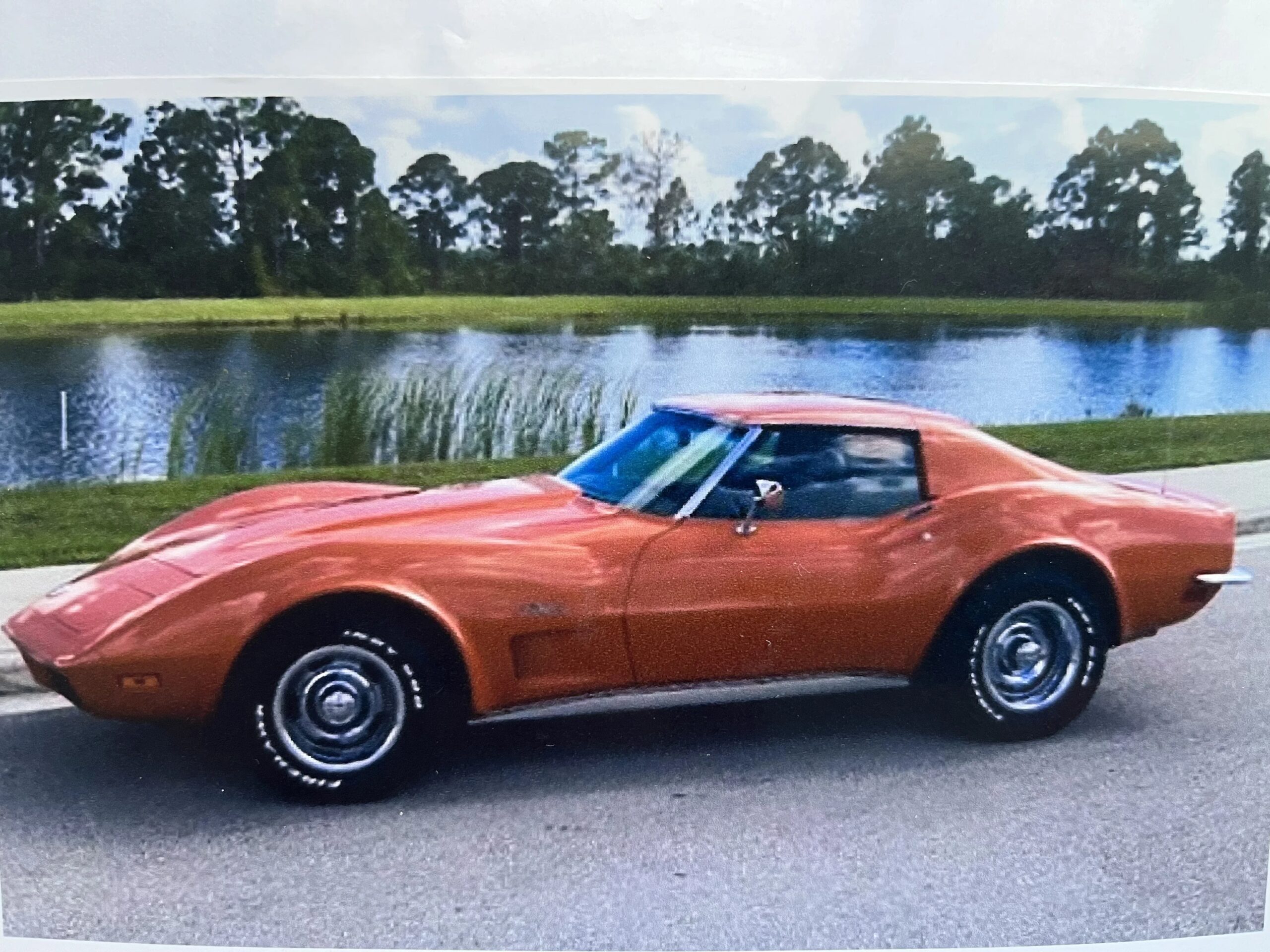 Chevrolet-Corvette-coupe-1973-Orange-Medium-Saddle-1