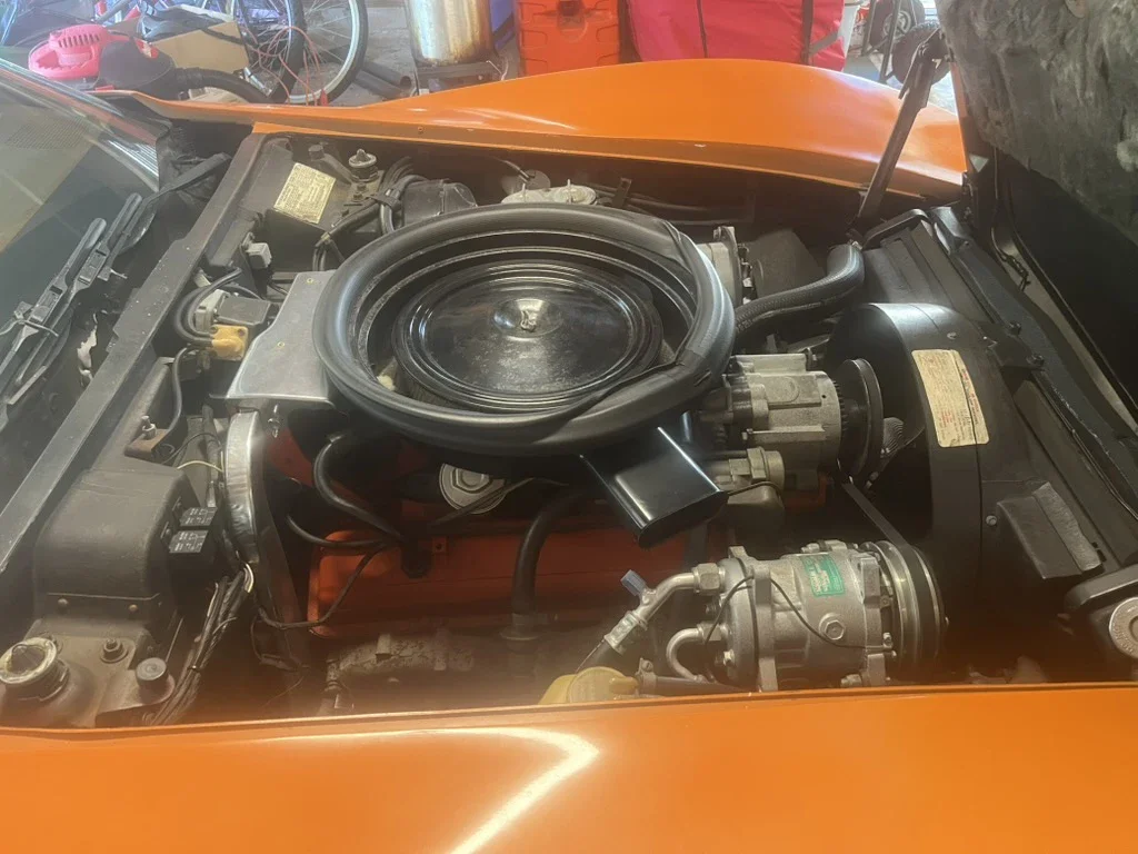 Chevrolet-Corvette-coupe-1973-Orange-Medium-Saddle-18