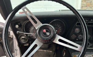 Chevrolet-Corvette-coupe-1973-Silver-Black-2