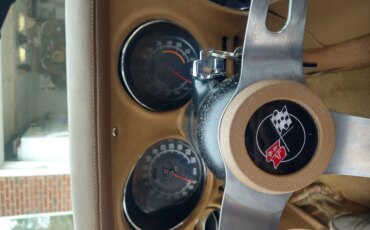 Chevrolet-Corvette-coupe-1974-Red-Tan-6