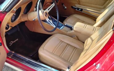 Chevrolet-Corvette-coupe-1975-Red-Tan-3