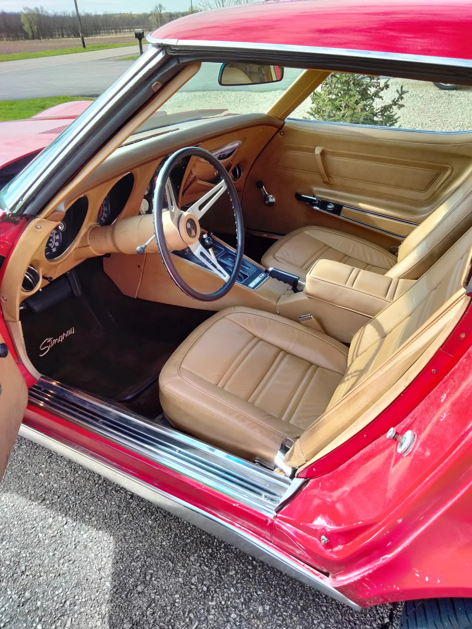 Chevrolet-Corvette-coupe-1975-Red-Tan-3