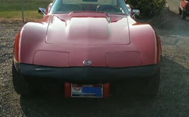 Chevrolet-Corvette-coupe-1976-Red-Beige-2
