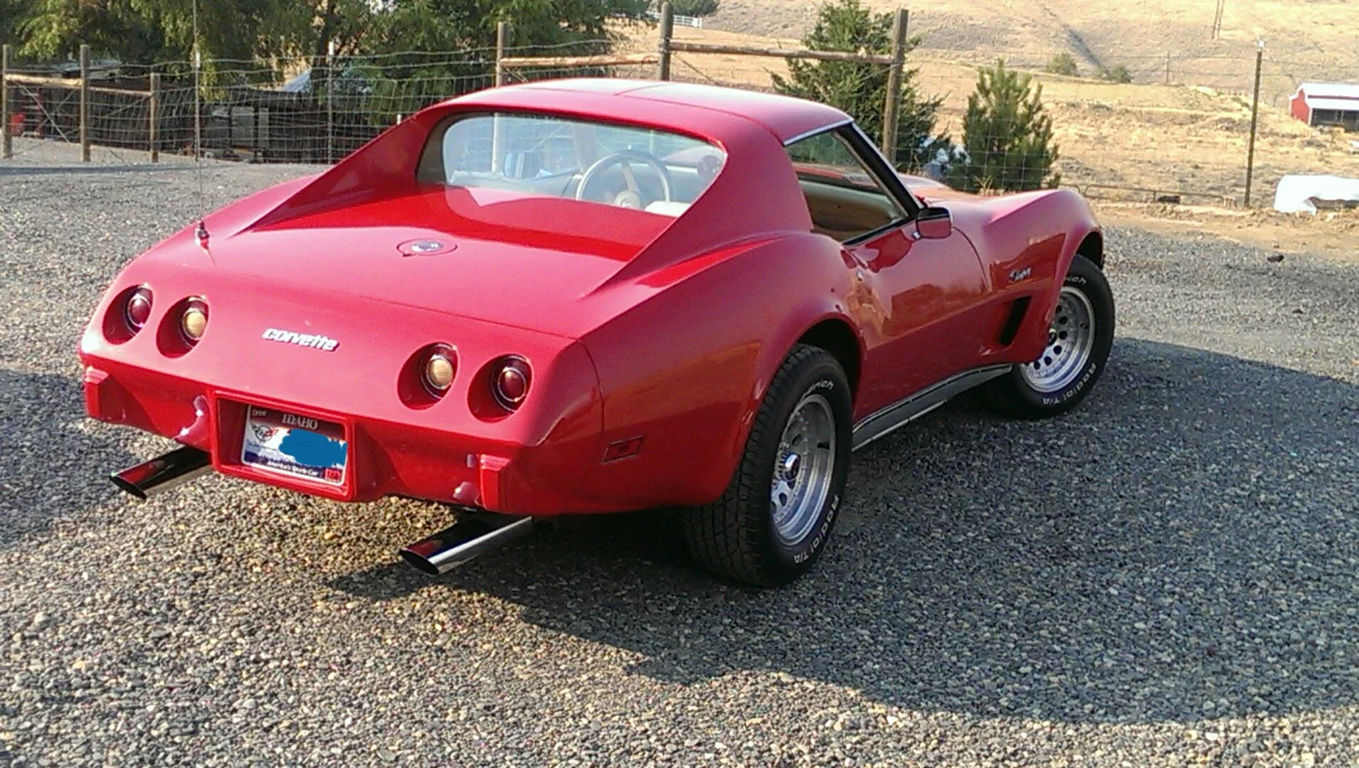 Chevrolet-Corvette-coupe-1976-Red-Beige-3