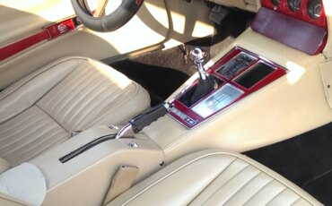 Chevrolet-Corvette-coupe-1976-Red-Beige-6