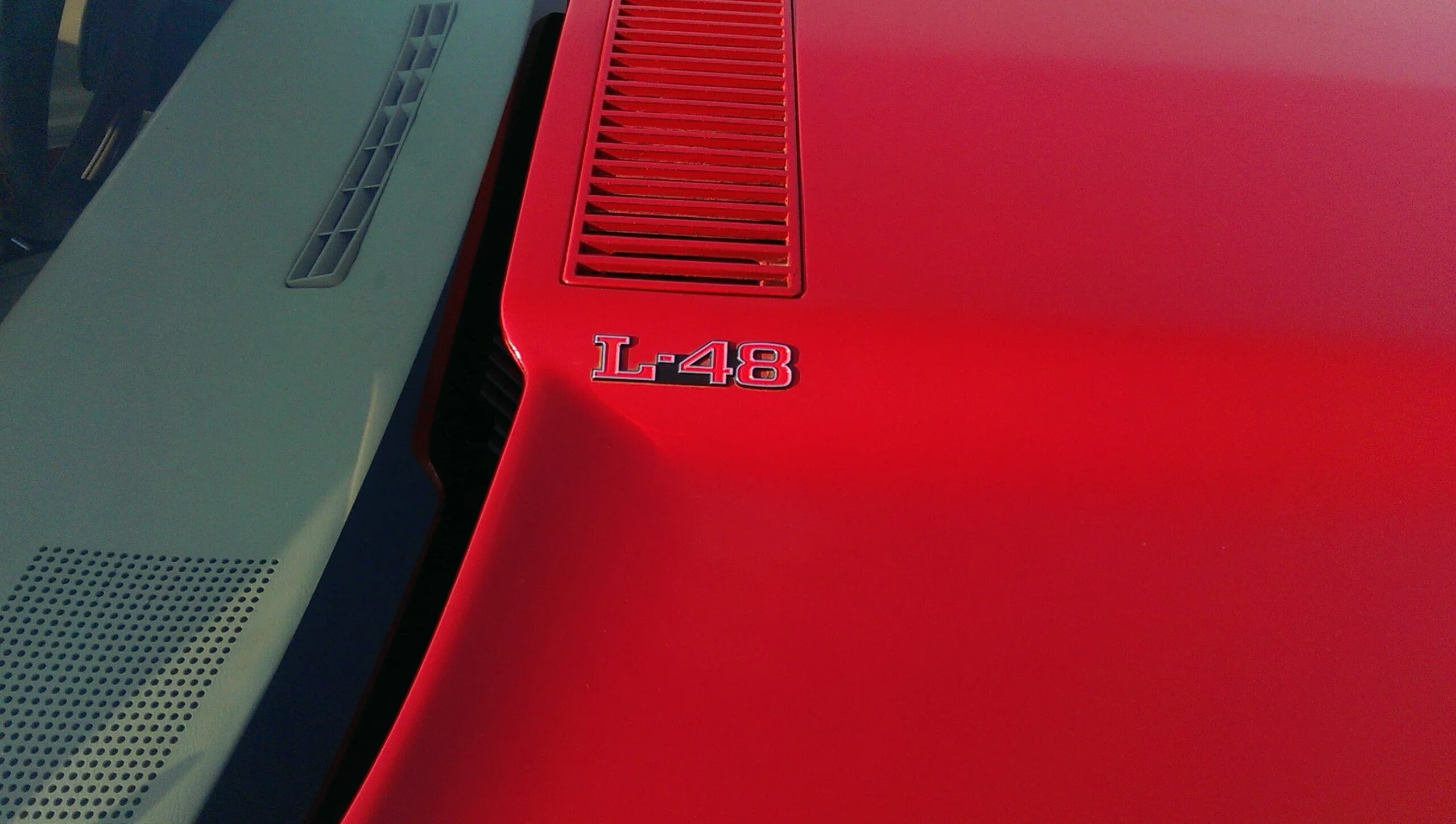 Chevrolet-Corvette-coupe-1976-Red-Beige-7