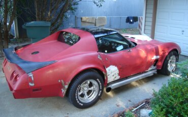 Chevrolet-Corvette-coupe-1976-Red-Black-11