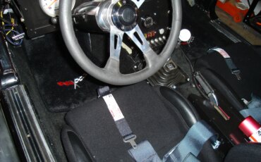 Chevrolet-Corvette-coupe-1976-Red-Black-38