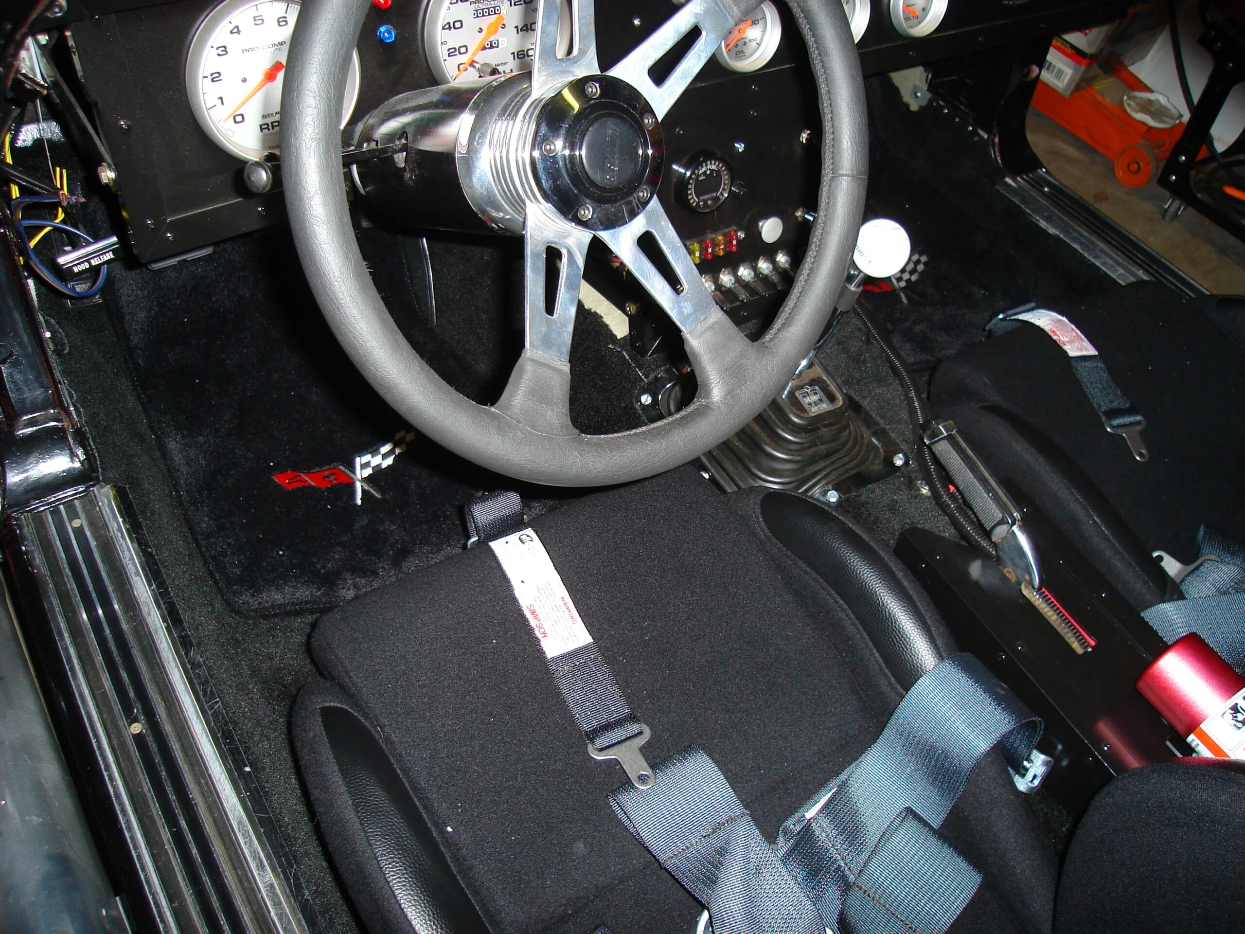 Chevrolet-Corvette-coupe-1976-Red-Black-38