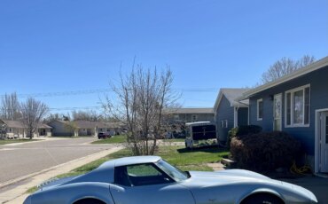 Chevrolet-Corvette-coupe-1977