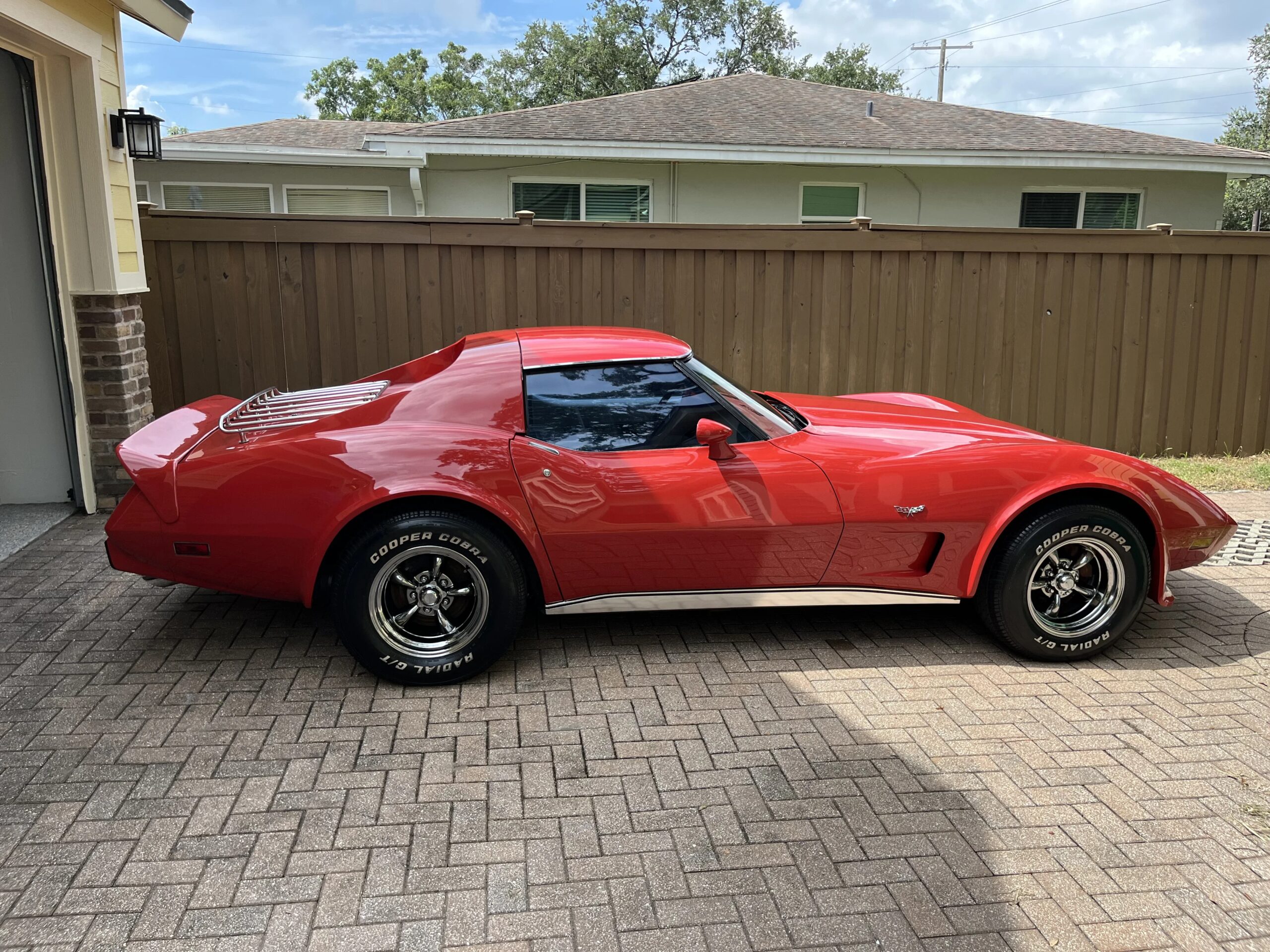 Chevrolet-Corvette-coupe-1977-Red-Red-20