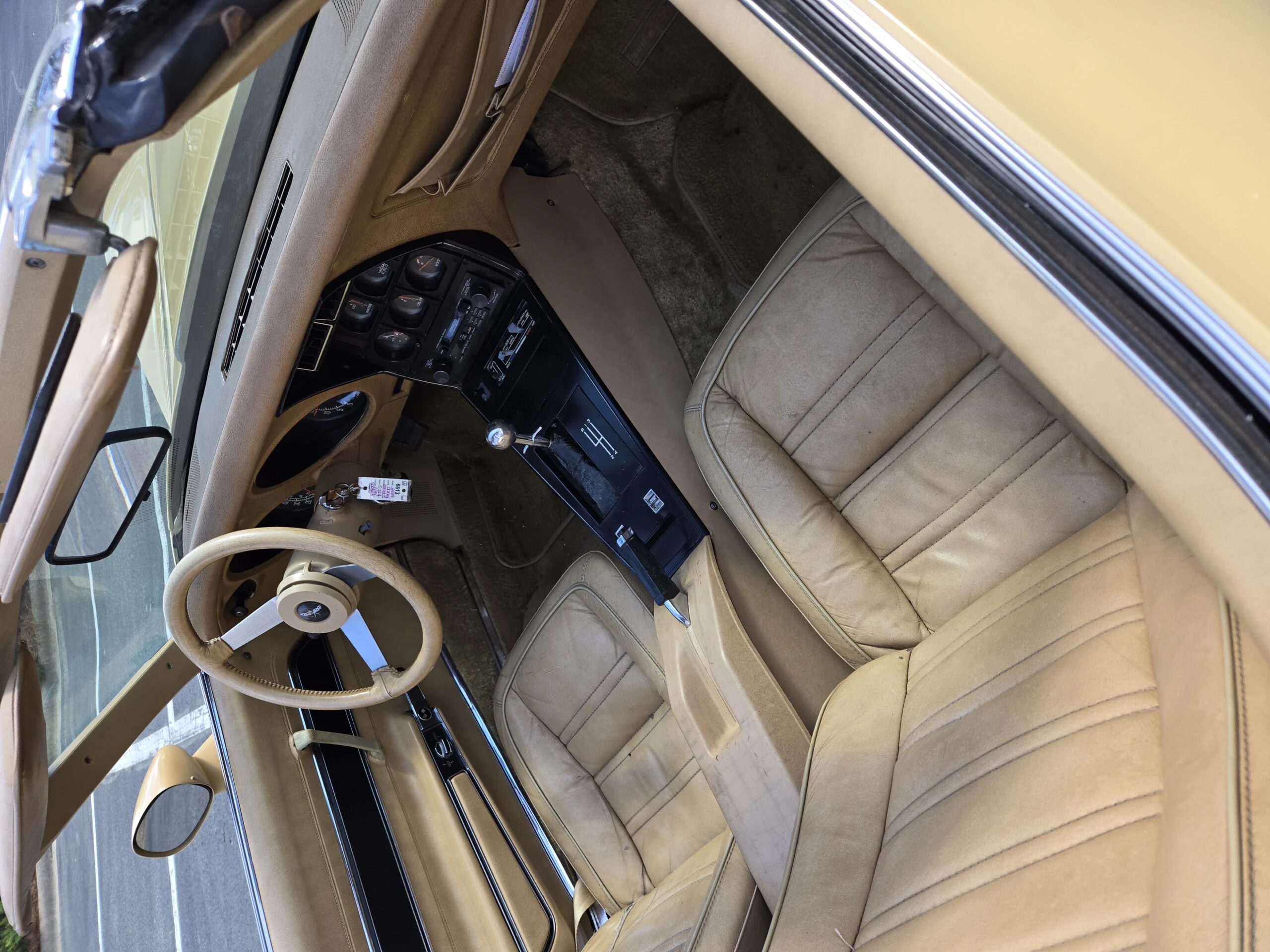Chevrolet-Corvette-coupe-1977-Tan-Tan-7