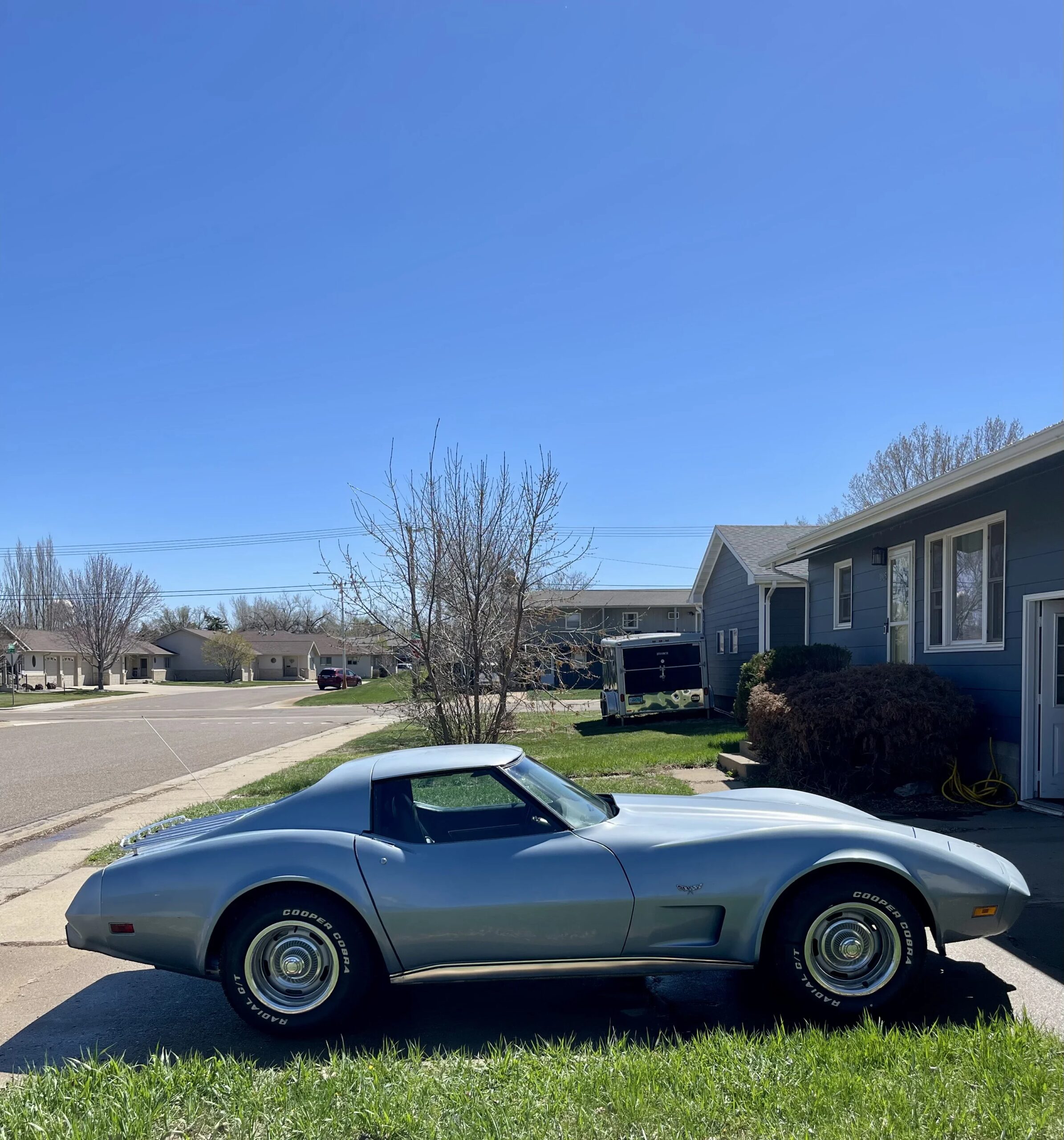 Chevrolet-Corvette-coupe-1977
