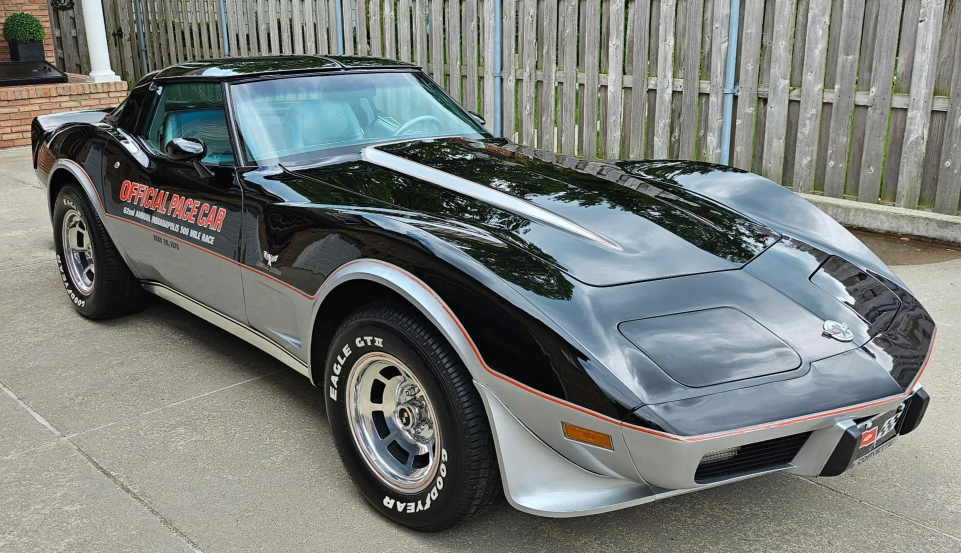 Chevrolet-Corvette-coupe-1978-Black-Silver-1