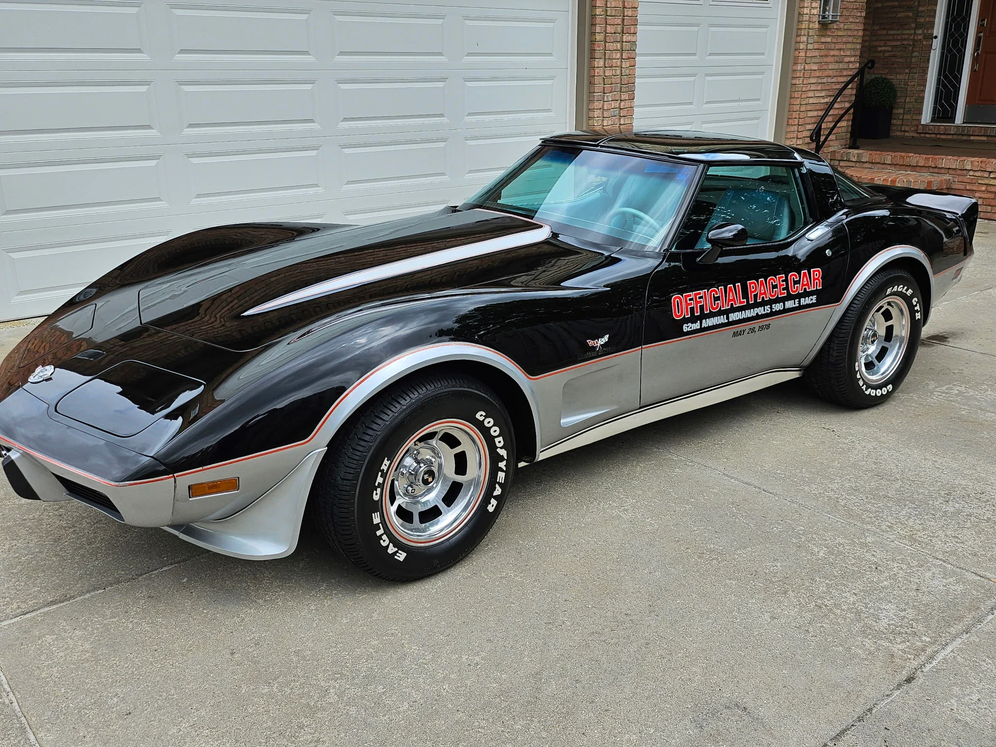 Chevrolet-Corvette-coupe-1978-Black-Silver-3