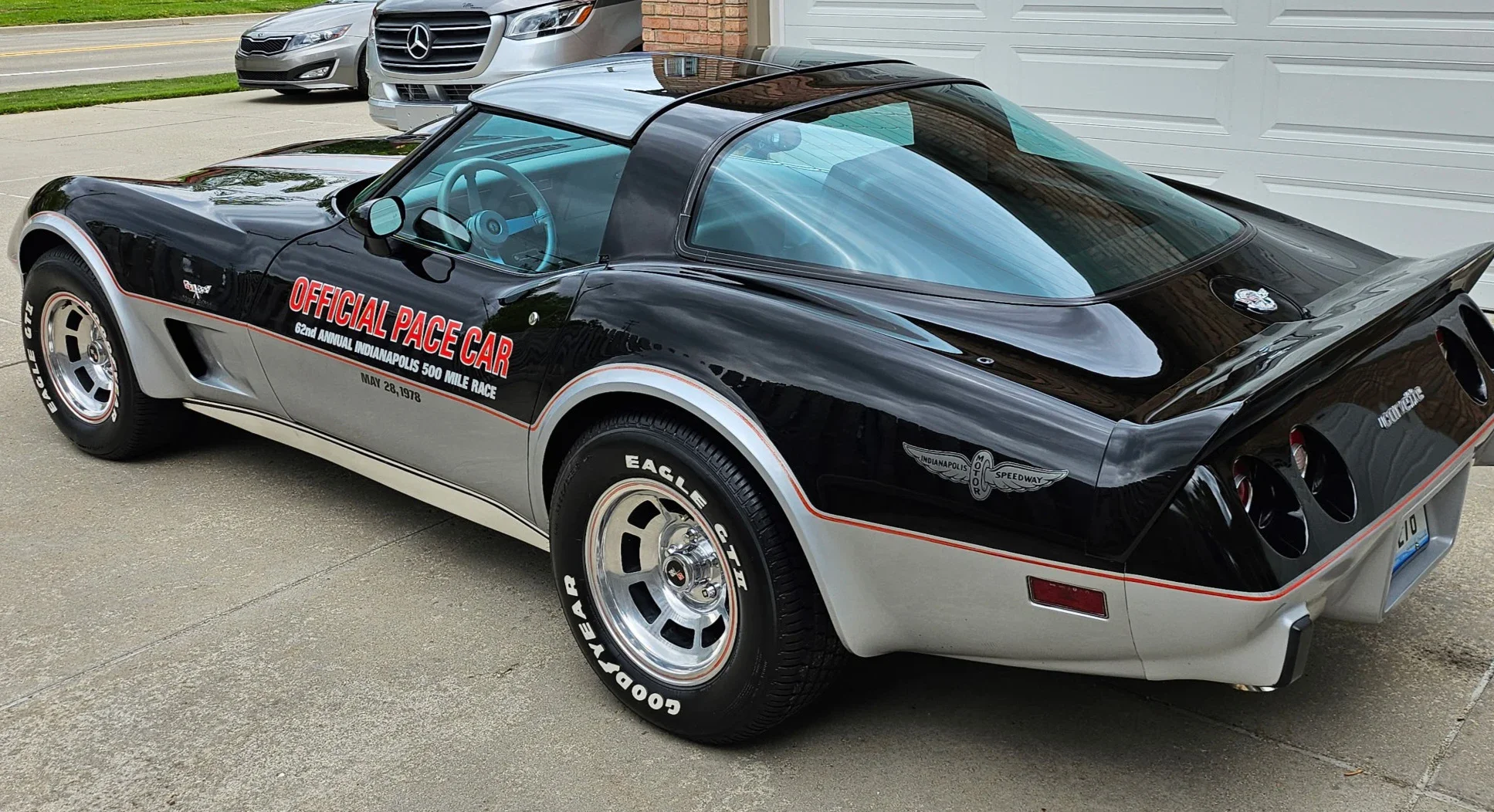 Chevrolet-Corvette-coupe-1978-Black-Silver-4