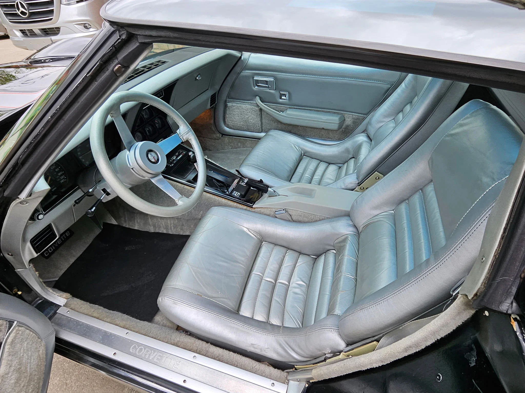 Chevrolet-Corvette-coupe-1978-Black-Silver-5