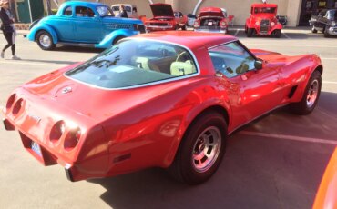 Chevrolet-Corvette-coupe-1978-Red-Tan-16