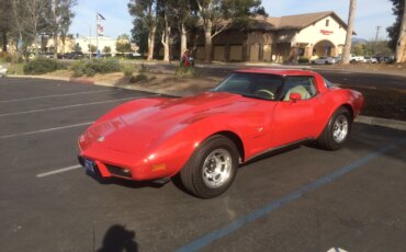 Chevrolet-Corvette-coupe-1978-Red-Tan-2