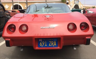 Chevrolet-Corvette-coupe-1978-Red-Tan