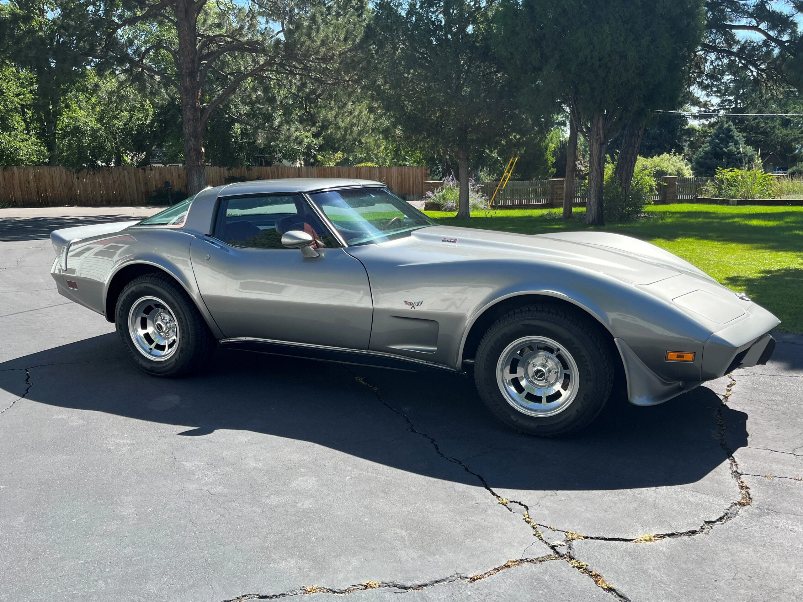 Chevrolet-Corvette-coupe-1978-Saffron-1