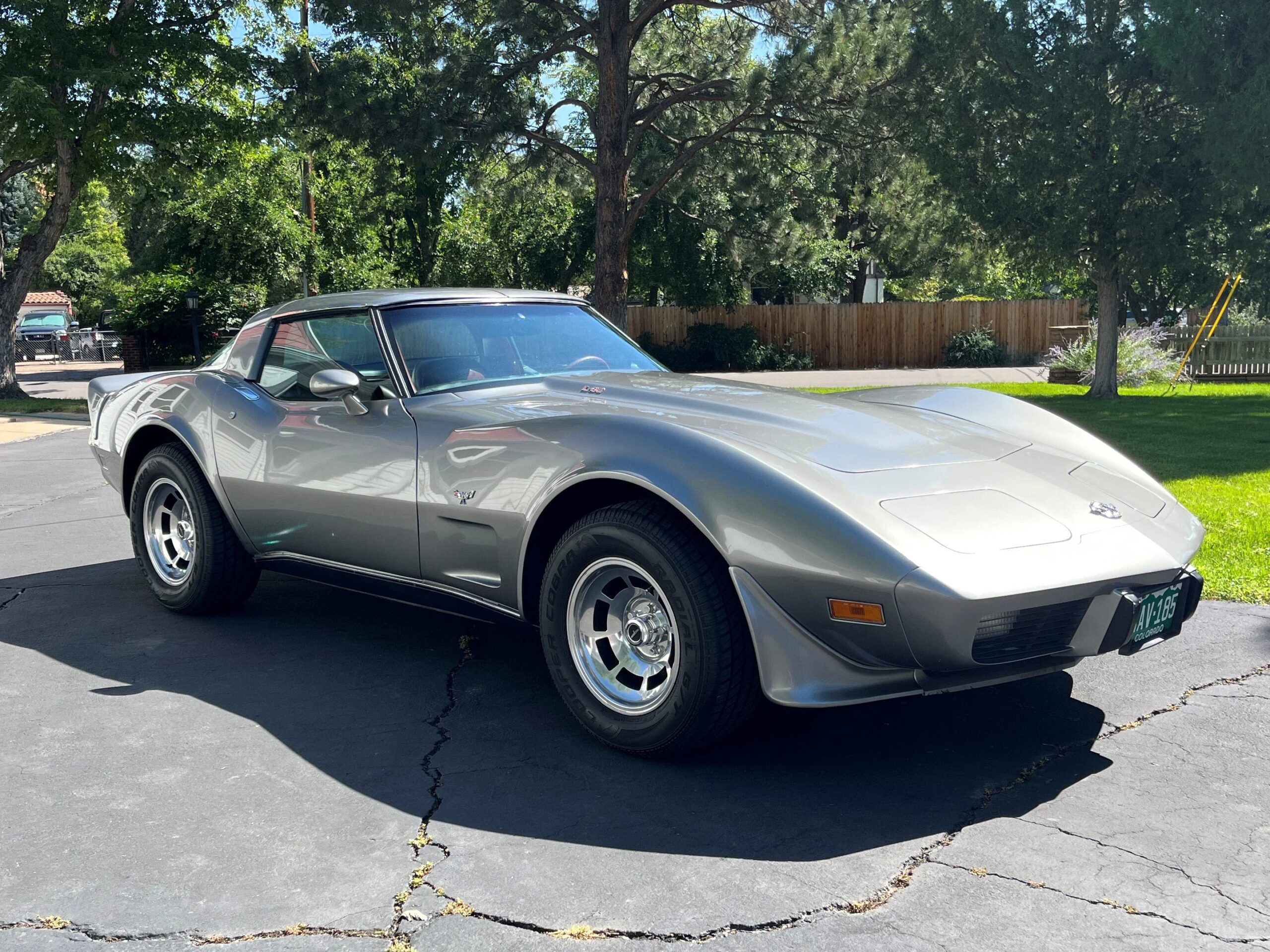 Chevrolet-Corvette-coupe-1978-Saffron