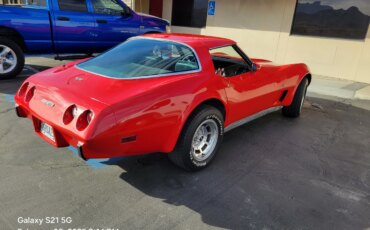 Chevrolet-Corvette-coupe-1979-Red-Black-4