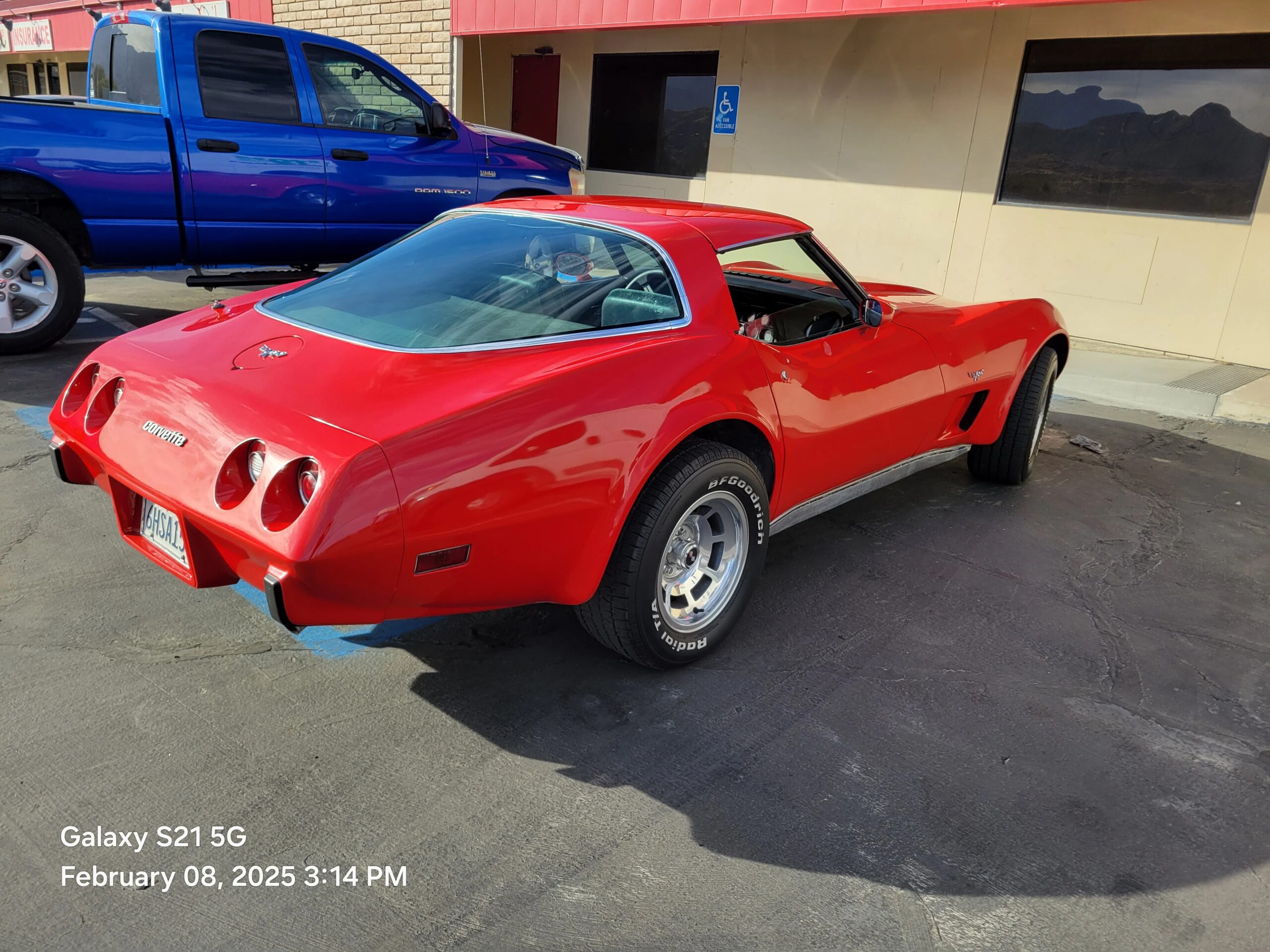 Chevrolet-Corvette-coupe-1979-Red-Black-4