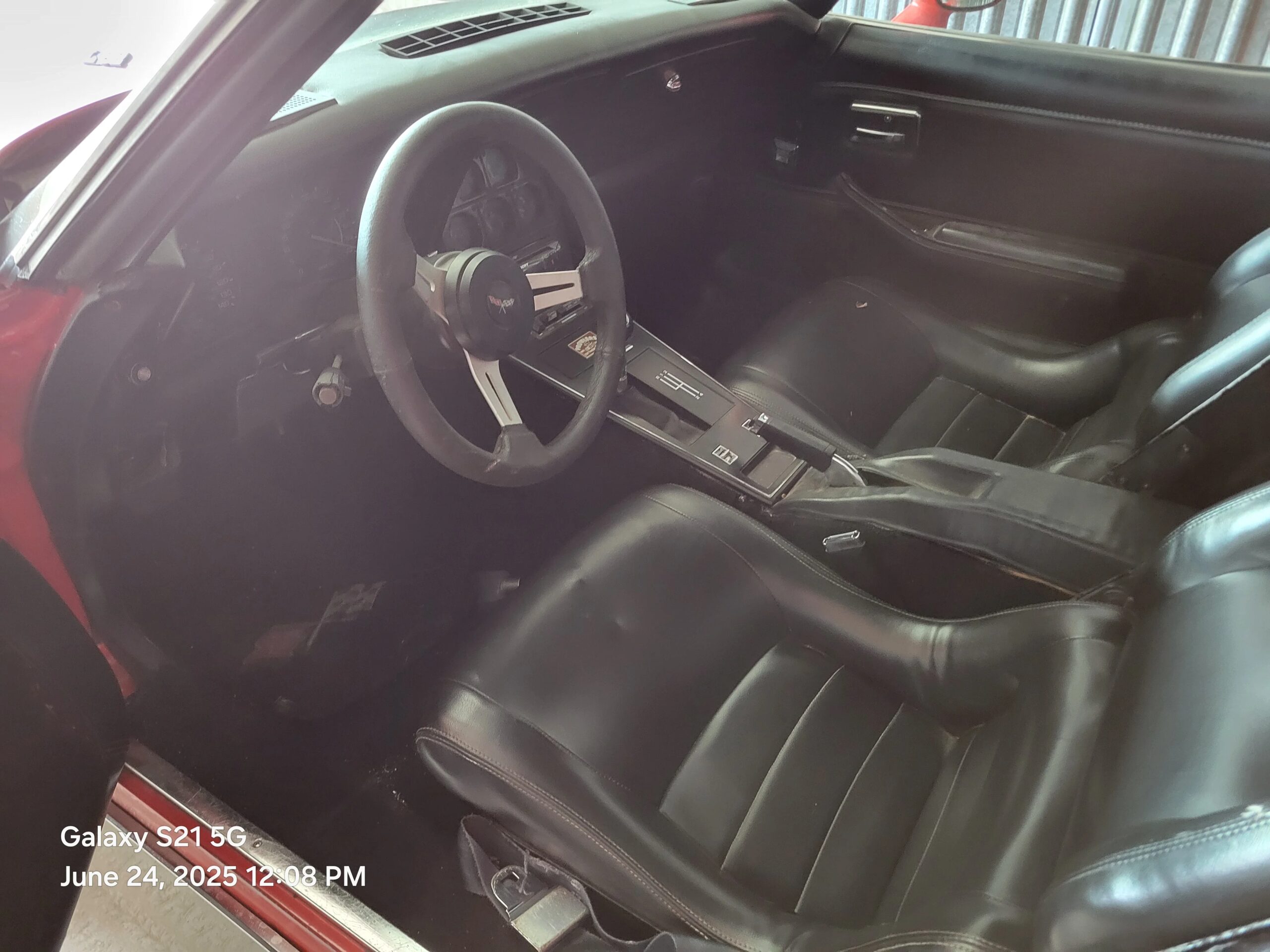 Chevrolet-Corvette-coupe-1979-Red-Black-7