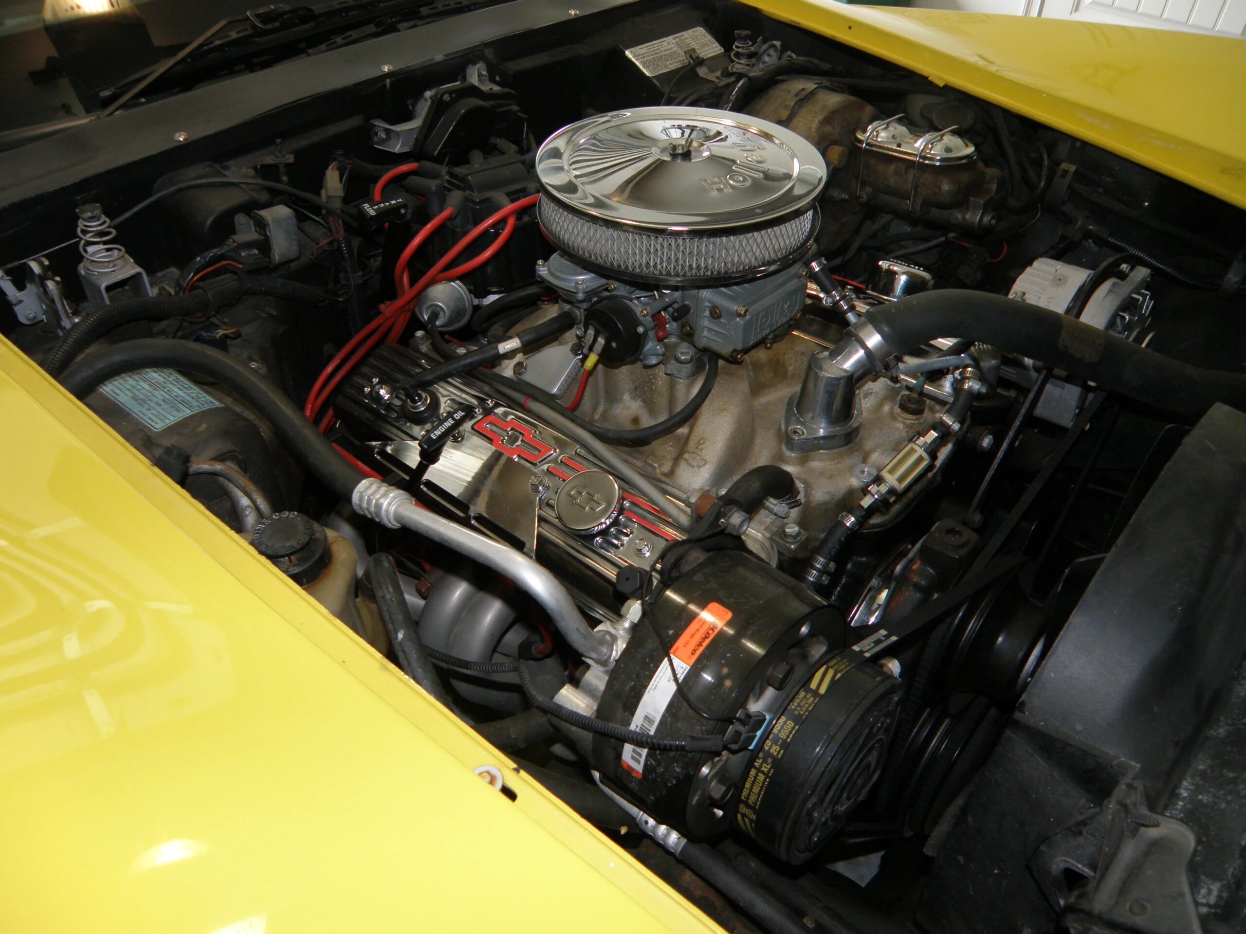 Chevrolet-Corvette-coupe-1979-Yellow-Black-17