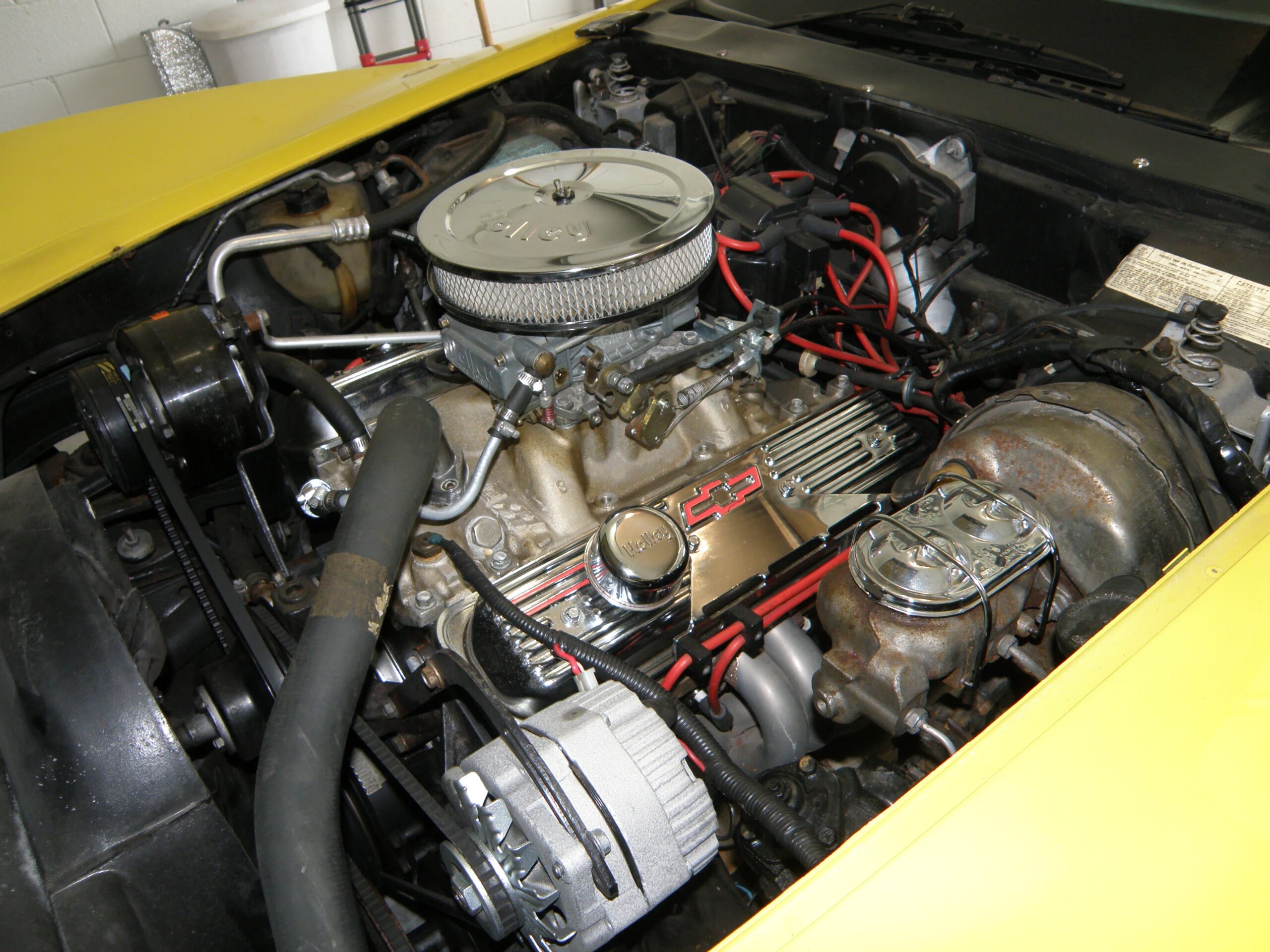 Chevrolet-Corvette-coupe-1979-Yellow-Black-19