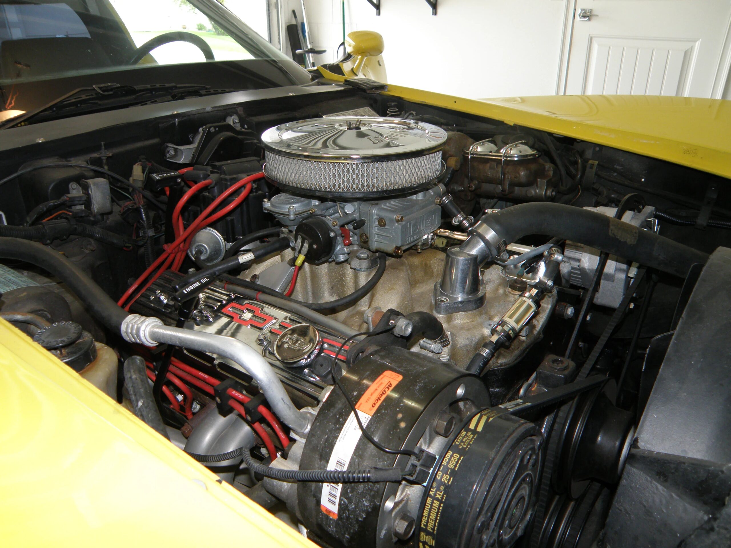 Chevrolet-Corvette-coupe-1979-Yellow-Black-20