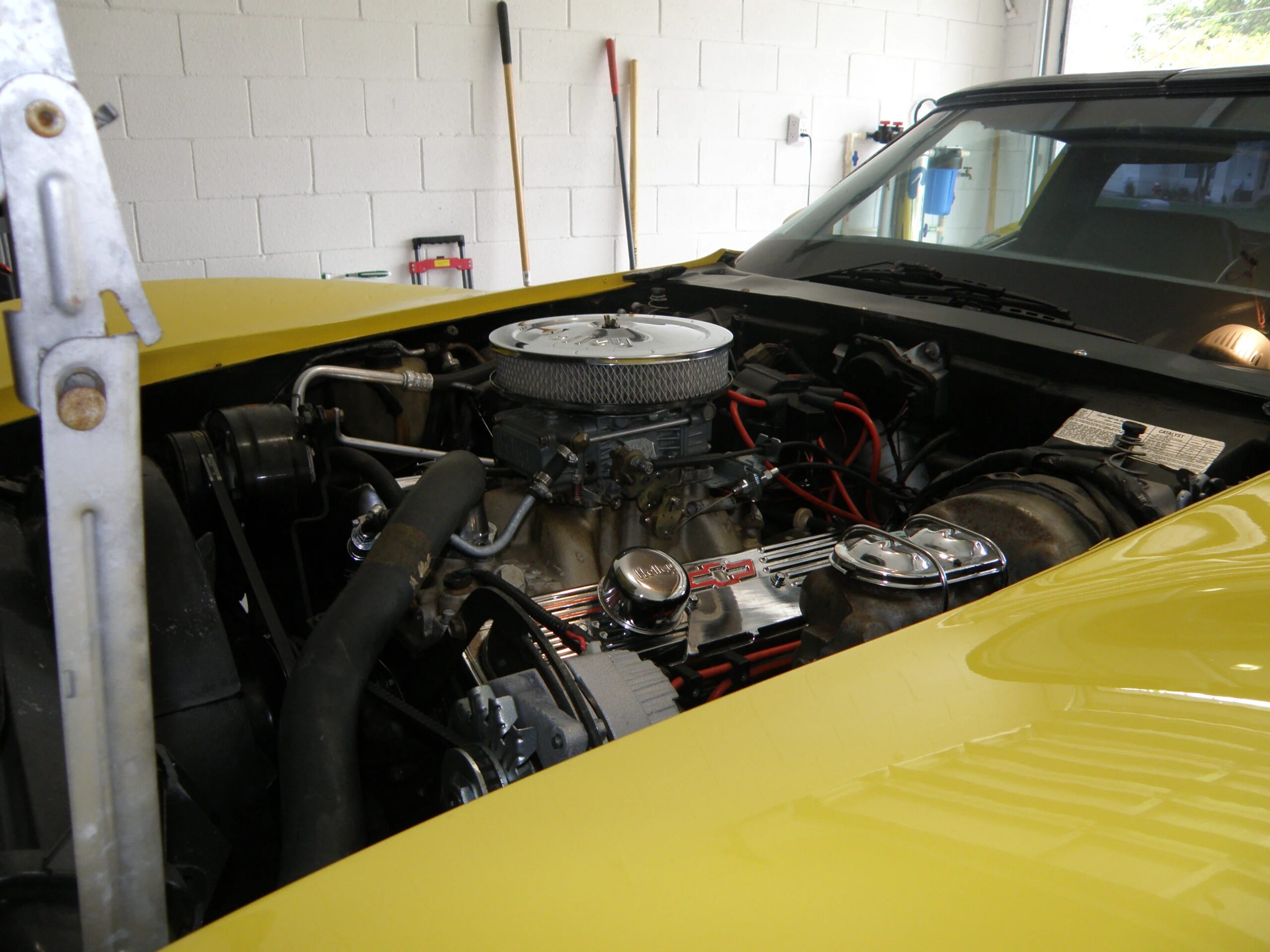 Chevrolet-Corvette-coupe-1979-Yellow-Black-21