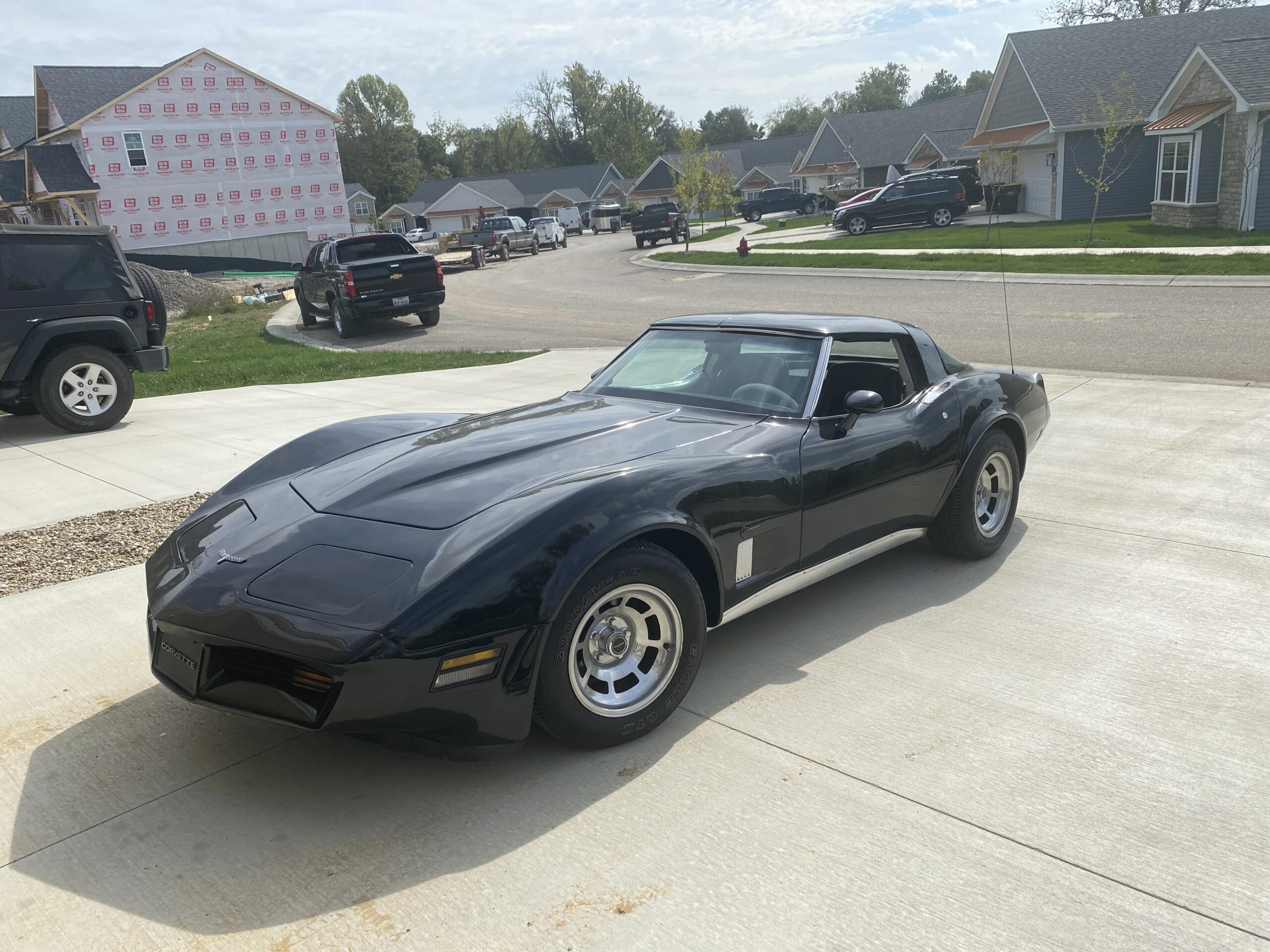 Chevrolet-Corvette-coupe-1980-Black-Off-White-1