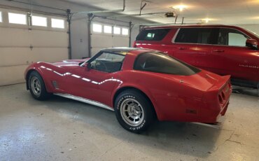 Chevrolet-Corvette-coupe-1981-Red-Custom-1